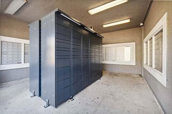 Amazon package center